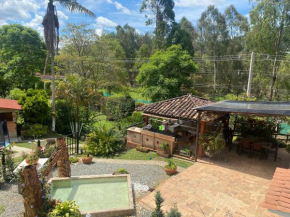 Encuentra paz en la naturaleza cerca a Medellín.